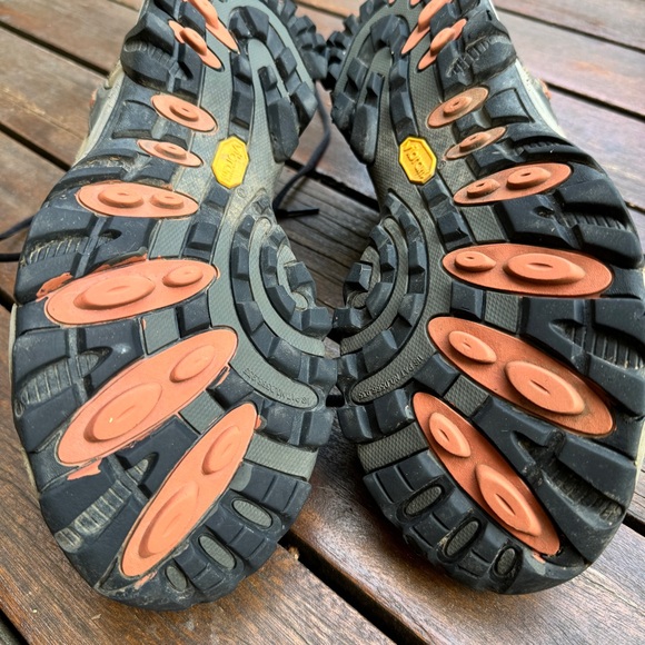 Merrell Outland Hiking Shoes - Picture 9 of 13